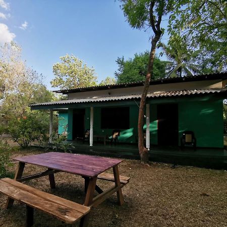 The Nilmini Lodge Сигирия Екстериор снимка