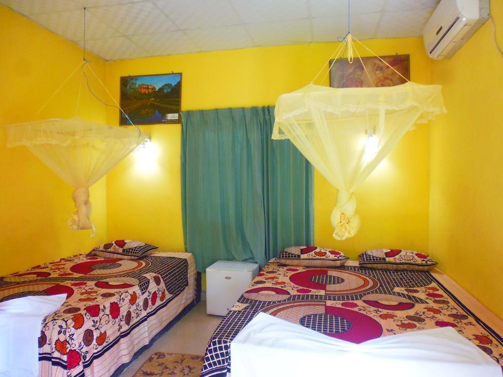 The Nilmini Lodge Сигирия Екстериор снимка