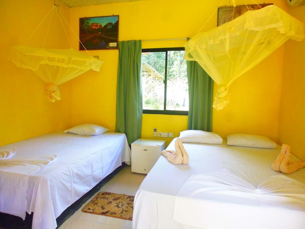 The Nilmini Lodge Сигирия Екстериор снимка