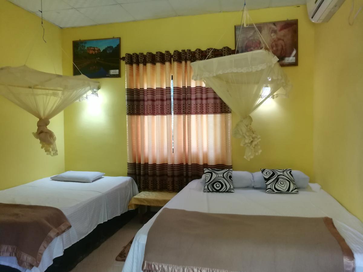 The Nilmini Lodge Сигирия Екстериор снимка