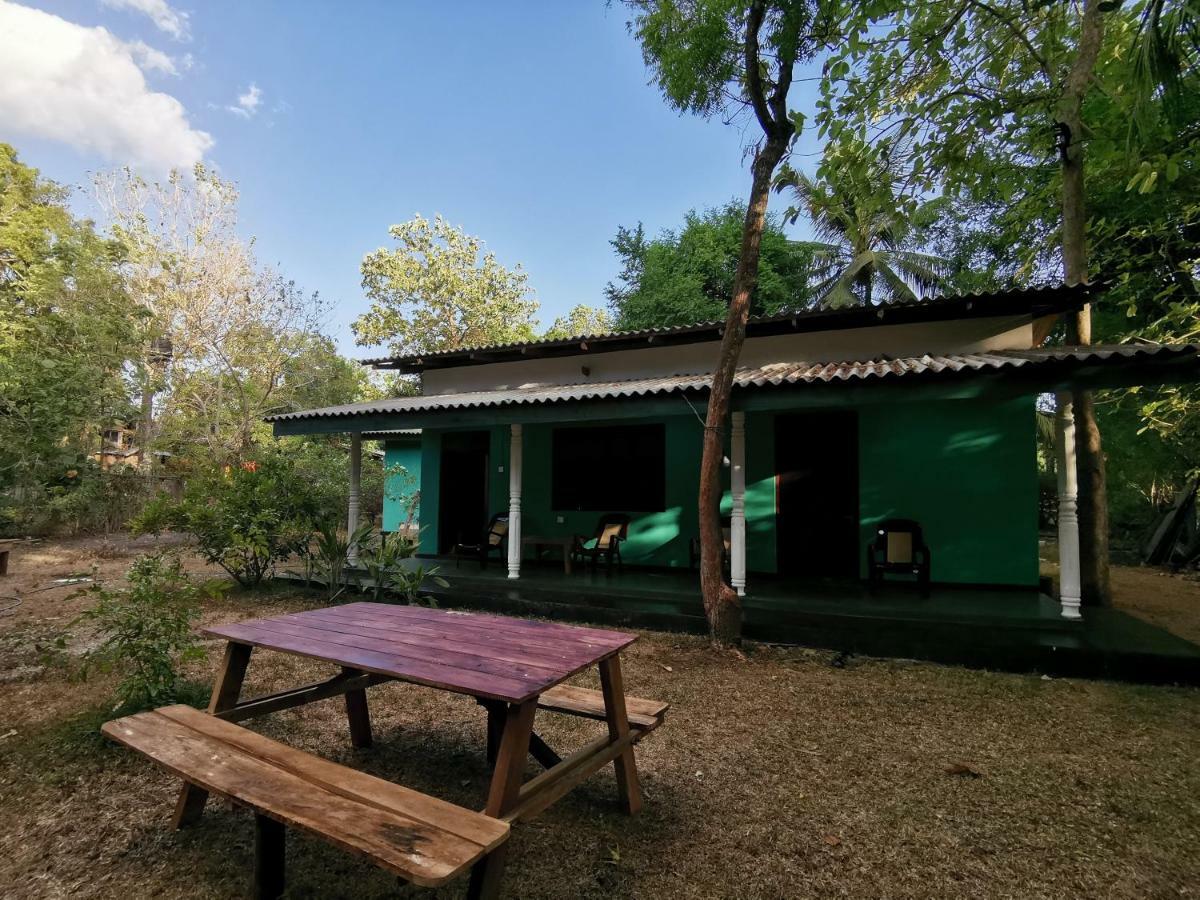 The Nilmini Lodge Сигирия Екстериор снимка